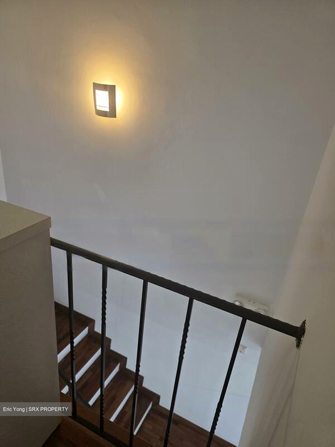 Stratton Drive (D28), Terrace #486340721